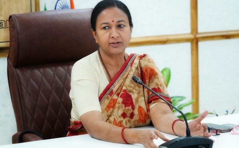 राधा रतूड़ी