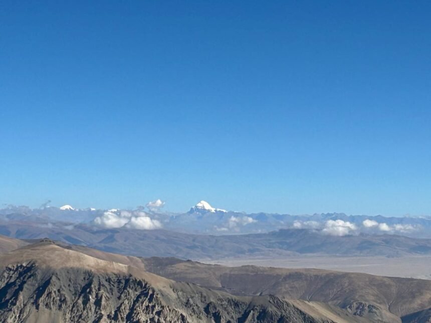 नवरात्रि के पहले दिन भारत की भूमि से शुरू हुए कैलाश पर्वत के पवित्र दर्शन -  Raibaar Uttarakhand